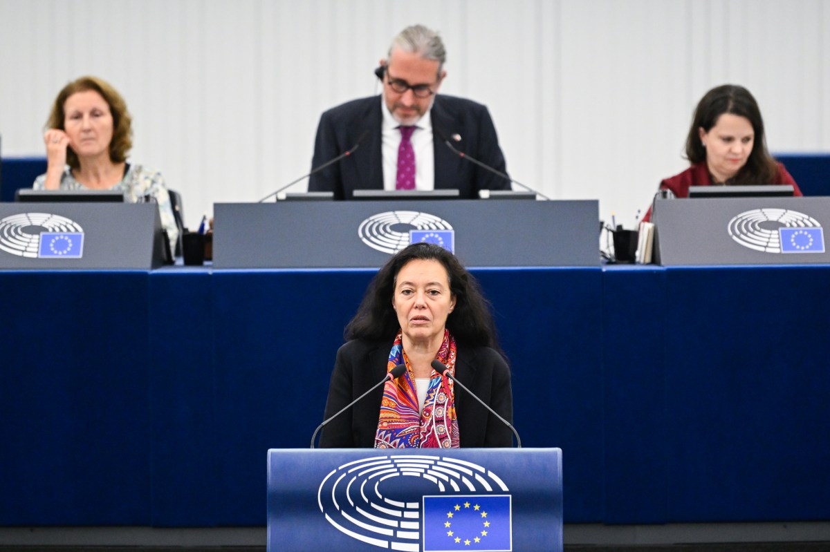 Intervention en Plénière sur la nécessité d&rsquo;un soutien uni à l&rsquo;Ukraine et d&rsquo;une paix juste et durable conclue aux conditions de l&rsquo;Ukraine, avec les Européens et sans plier face aux conditions de Vladimir Poutine, en amont du sommet annoncé à Budapest